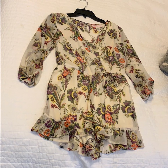 Romper - Picture 1 of 4